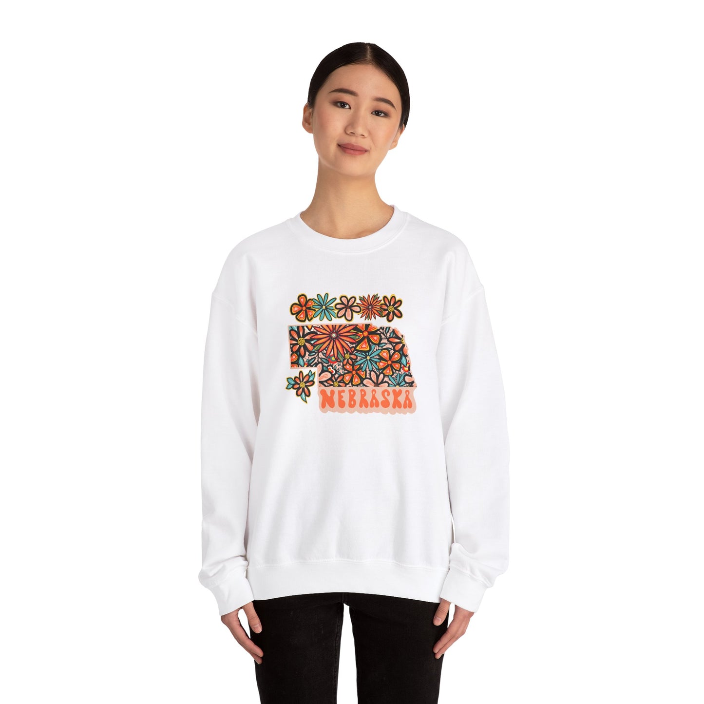 Retro 70s Flowers Nebraska State Design — Heavy Blend™ Crewneck Sweatshirt