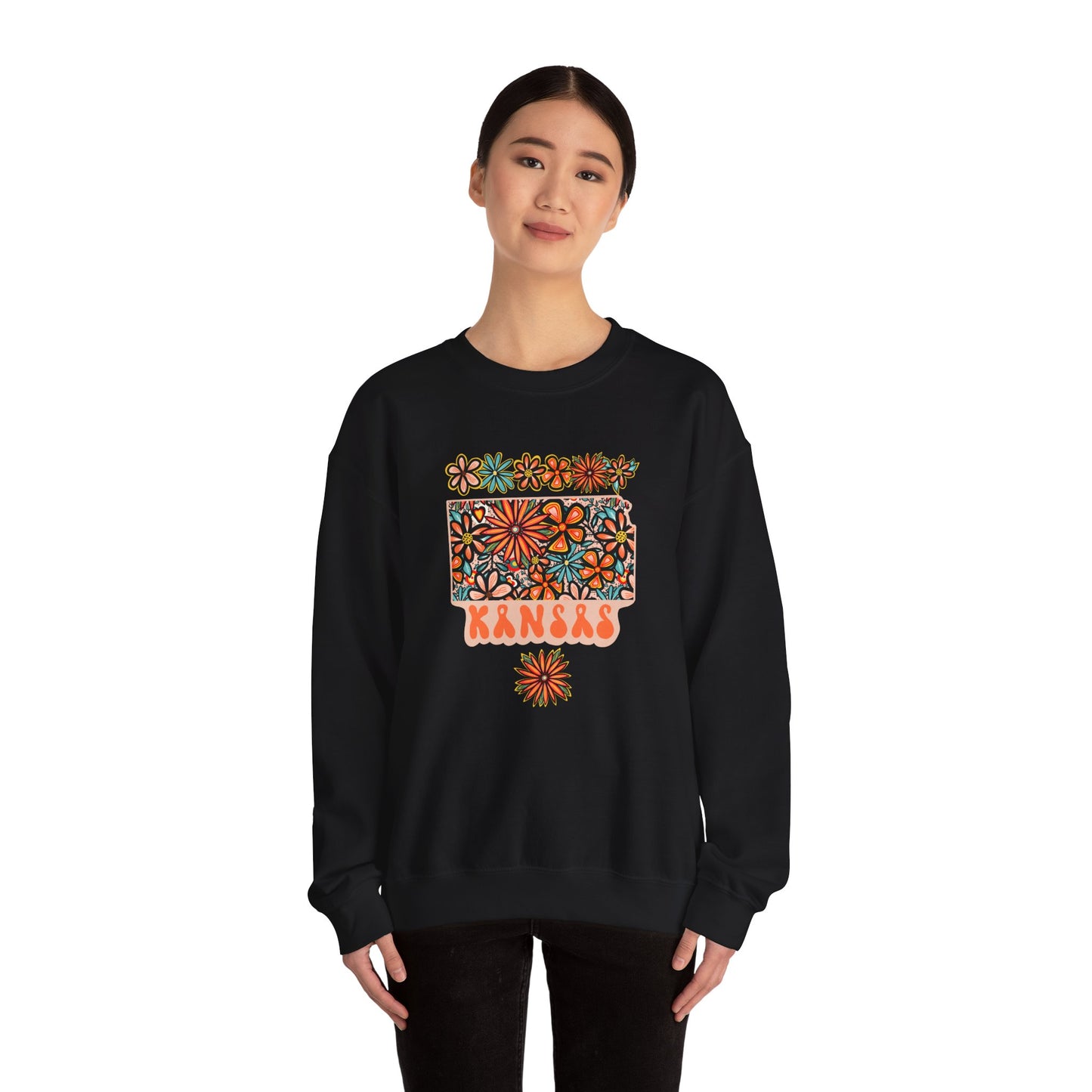 Retro 70s Flower's Kansas State Design — Heavy Blend™ Crewneck Sweatshirt