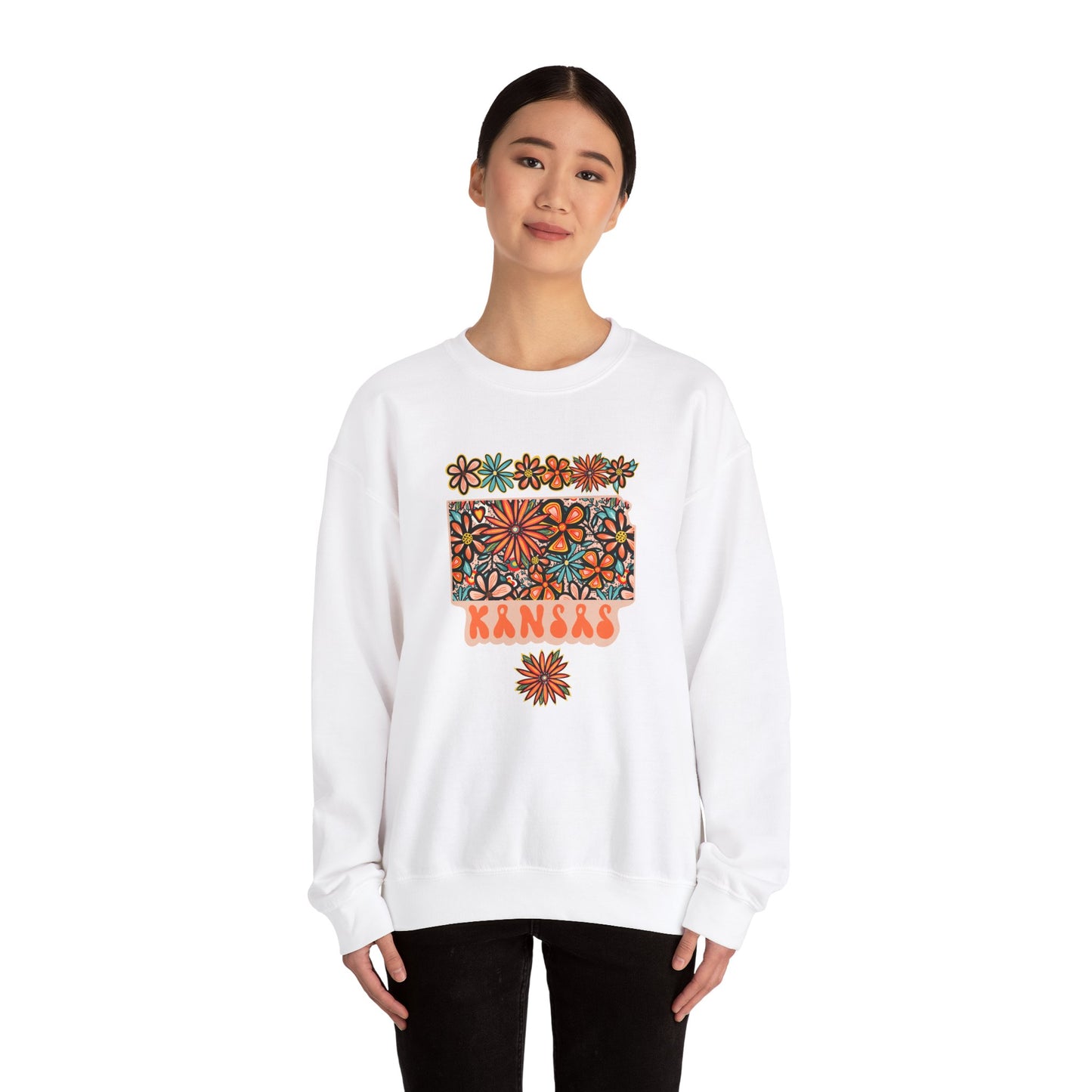 Retro 70s Flower's Kansas State Design — Heavy Blend™ Crewneck Sweatshirt